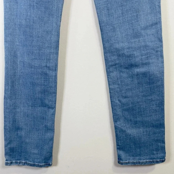 Levi's  Distressed Light Wash 724 High Rise Straight Jeans - Picture 15 of 16